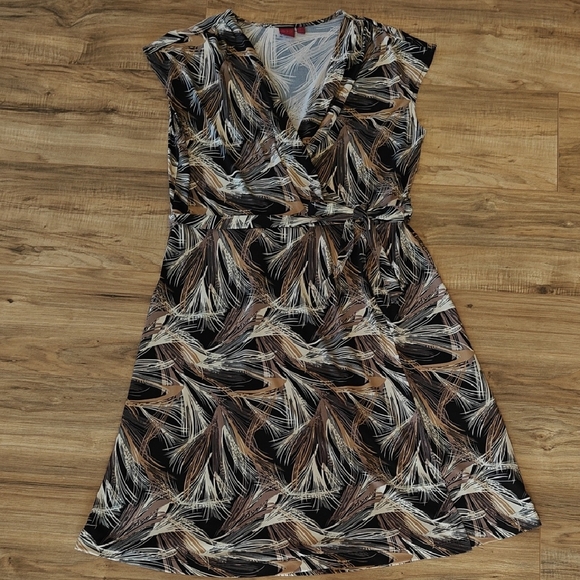 212 Collection Dresses & Skirts - EUC Patterned Faux Wrap Dress